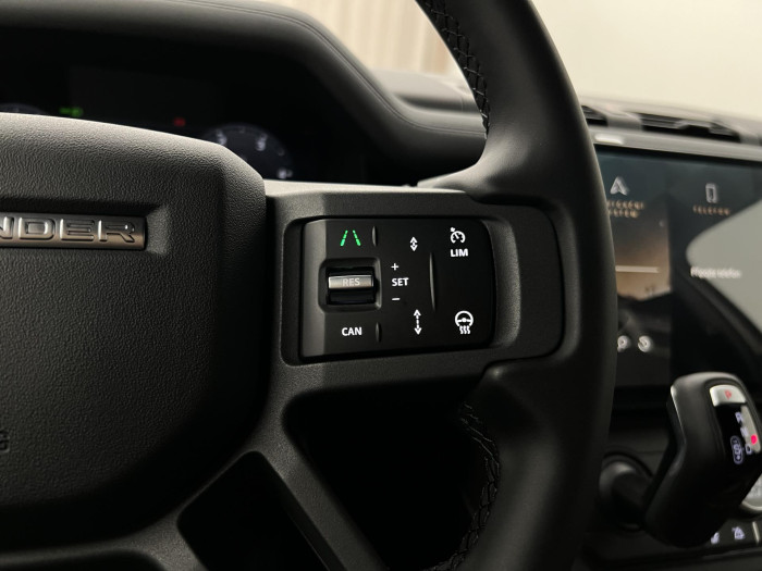 Land Rover Defender 110 D250 X-DYNAMIC SE AWD Aut 3.0 d Dynamic SE