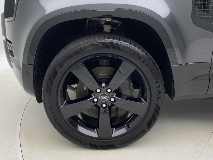 Land Rover Defender 110 D300 X-DYNAMIC HSE AWD 7m 3.0 d Dynamic