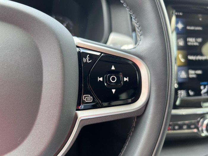 Volvo V90 B4 AWD MOMENTUM Aut REZERVACE 2.0 Momentum
