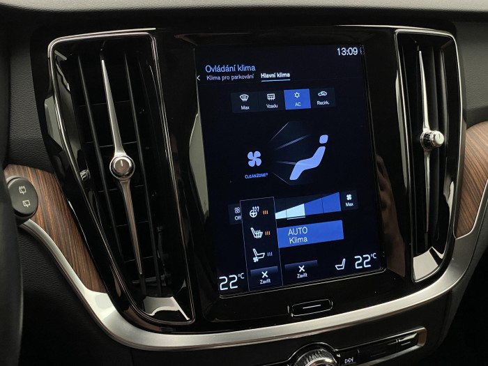Volvo V60 CC D4 AWD PRO REZERVACE 2.0 d CC CC