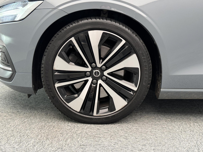 Volvo V60 B4 BRIGHT PLUS AUT CZ 1.maj