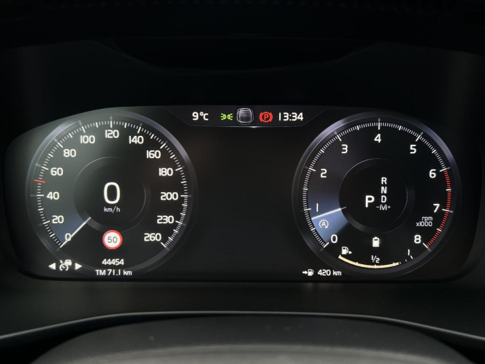 Volvo XC40 B4 AWD R-DESIGN Aut 1.maj.