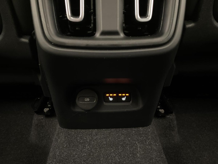 Volvo XC40 B4 INSCRIPTION AUT REZERVACE