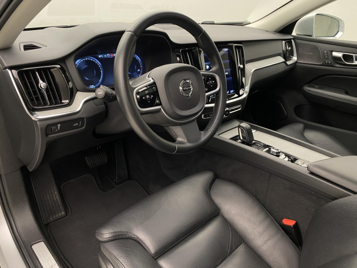 Volvo V60 CC B4 AWD MOMENTUM AUT 2.0 CC CC Momentum