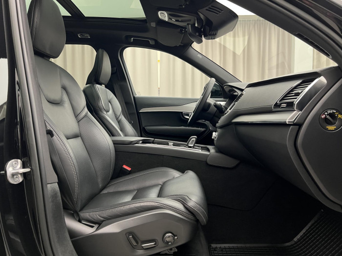 Volvo XC90 B5 AWD R-DESIGN 7MÍSTNÁ AUT