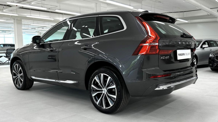 Volvo XC60 B5 AWD PLUS BRIGHT REZERVACE 2.0 Plus