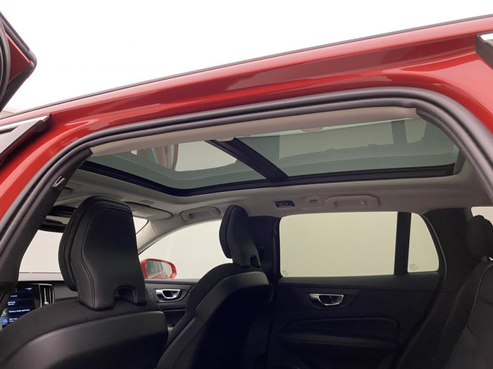 Volvo V60 B4 MOMENTUM AUT REZERVACE 2.0 Momentum