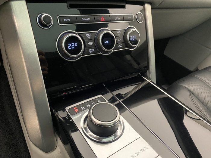 Land Rover Range Rover HYBRID AUTOBIOGRAPHY REZERVACE