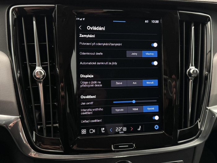 Volvo V90 CC B4 AWD PLUS BRIGHT AUT CZ