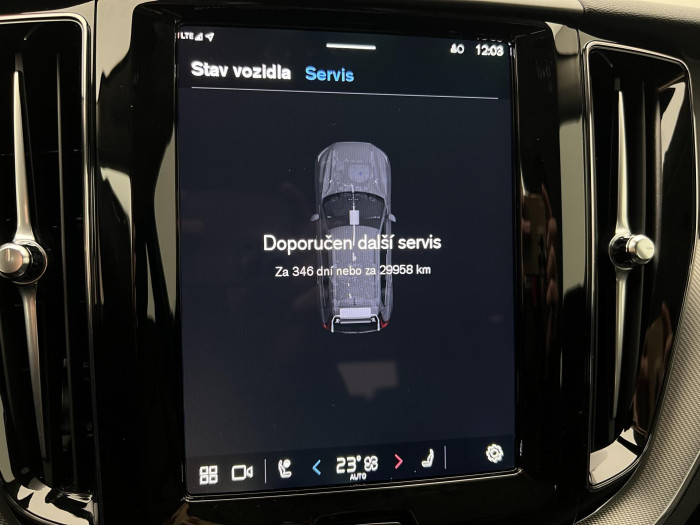 Volvo XC60 B5 AWD PLUS DARK AUT CZ