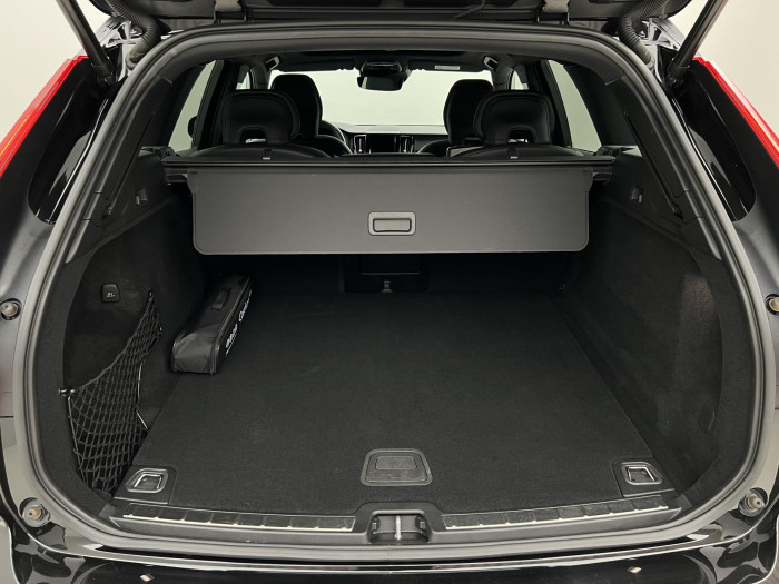 Volvo XC60 T6 AWD R-DESIGN AUT