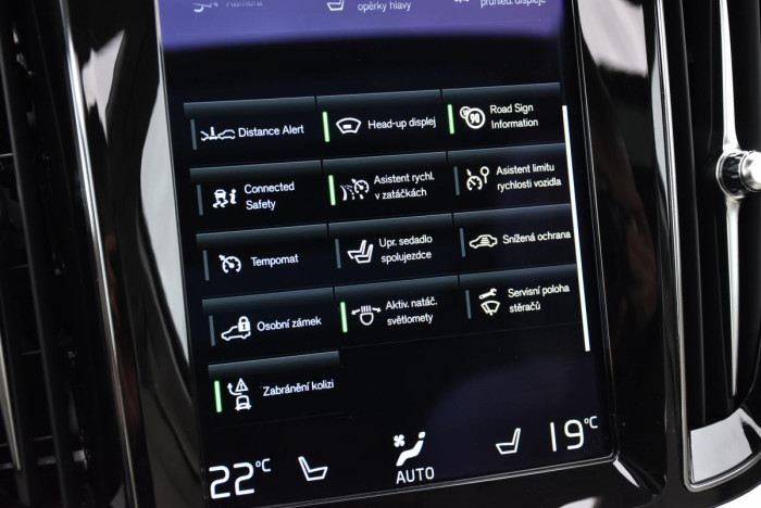 Volvo V60 T6 AWD RECHARGE REZERVACE