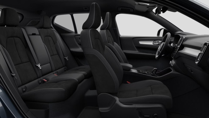 Volvo XC40 B4 AUT PLUS BLACK EDITION