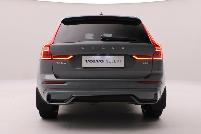 Volvo XC60 B4 AWD DARK PLUS AUT