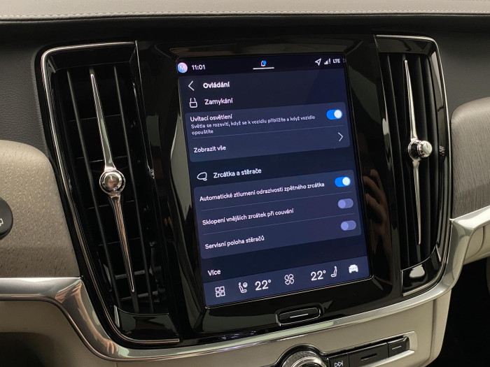 Volvo V90 T8 AWD Plug-in DARK ULTRA