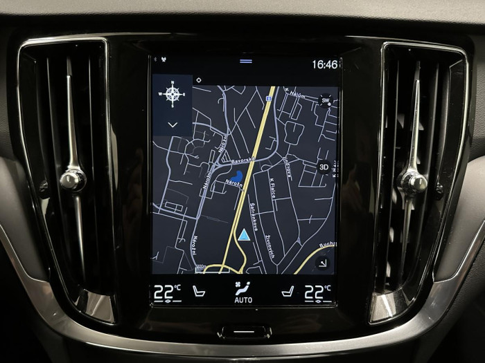Volvo V60 D3 KINETIC NAVIGACE REZERVACE 2.0 d
