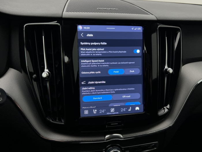 Volvo XC60 B5 AWD PLUS DARK AUT 1.maj.