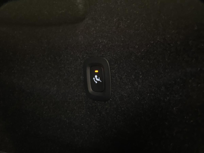 Volvo XC40 T5 TWIN ENGINE AUT REZERVACE