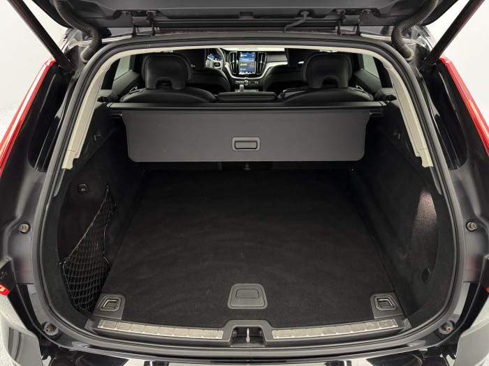 Volvo XC60 B4 AWD DARK PLUS AUT