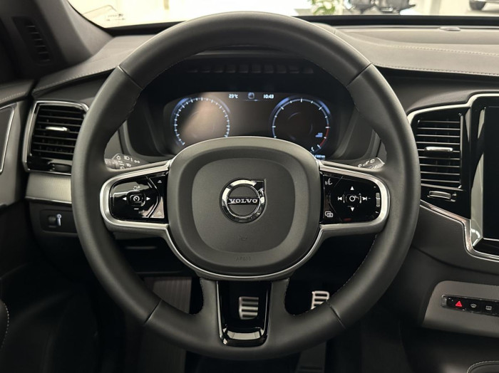 Volvo XC90 B5 AWD R-DESIGN AUT REZERVACE
