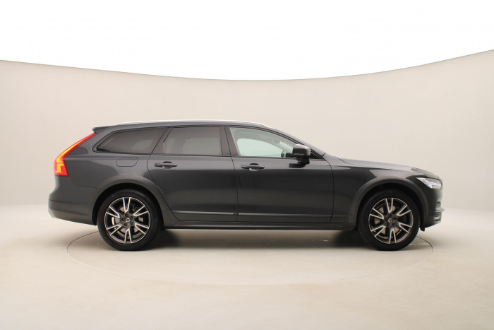 Volvo V90 CC D5 AWD MOMENTUM AUT CZ 2.0 d CC CC Momentum