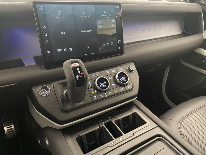 Land Rover Defender 110 D250 SE AWD AUT CZ 3.0 d SE