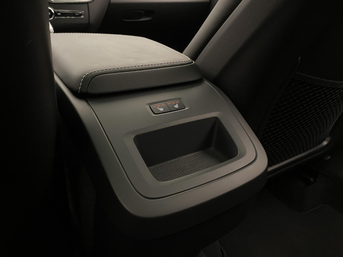 Volvo XC60 B5 AWD PLUS BLACK EDITION AUT