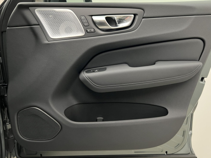 Volvo XC60 B5 AWD DARK ULTRA AUT