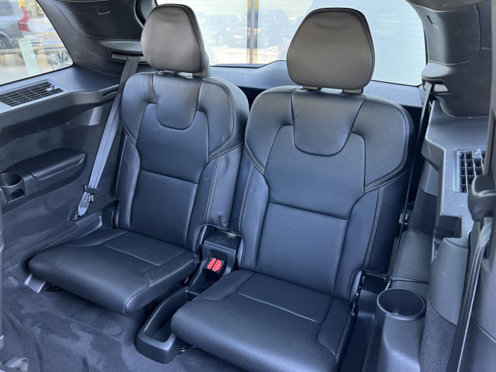 Volvo XC90 T8 AWD R-DESIGN 7MÍSTNÁ Aut