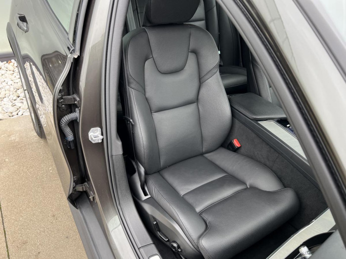 Volvo V60 CROSS COUNTRY B4 AWD REZERVACE