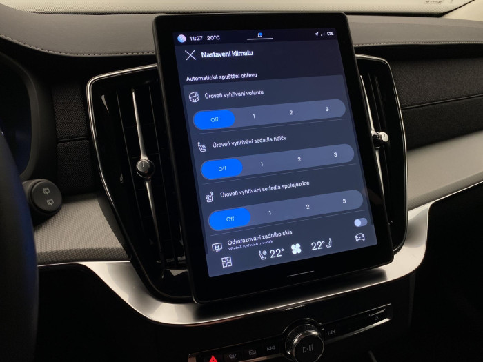 Volvo XC90 T8 AWD RECHARGE CORE AUT CZ 7m