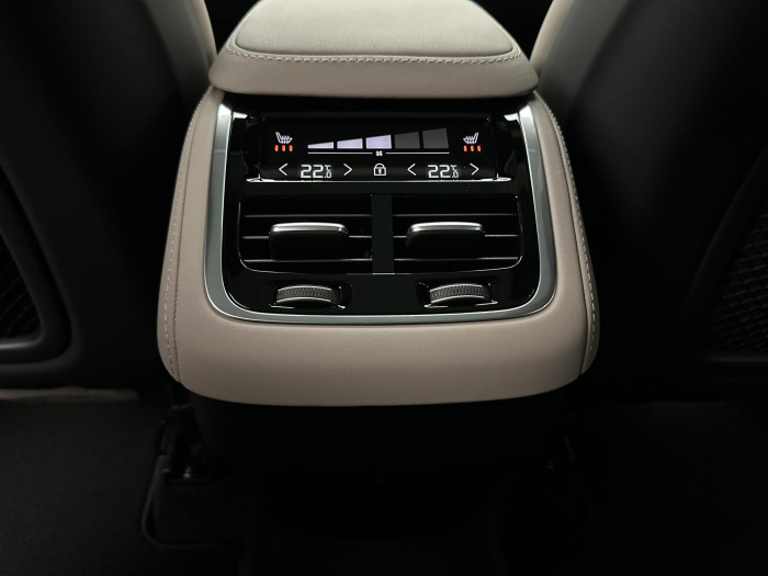 Volvo XC90 B5 AWD AUT DARK ULTRA 7míst