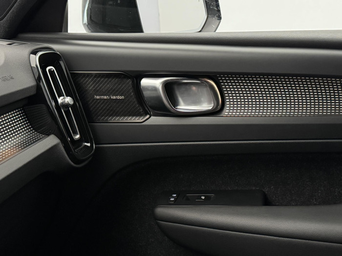 Volvo XC40 T5 AWD R-DESIGN