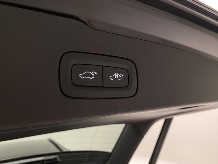 Volvo V60 B4 DARK PLUS AUT CZ