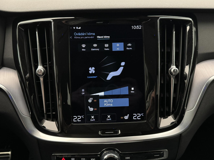 Volvo V60 B4 MOMENTUM PRO AUT CZ 1.maj. 2.0 Momentum