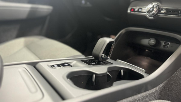 Volvo XC40 B4 MOMENTUM REZERVACE 2.0 Momentum