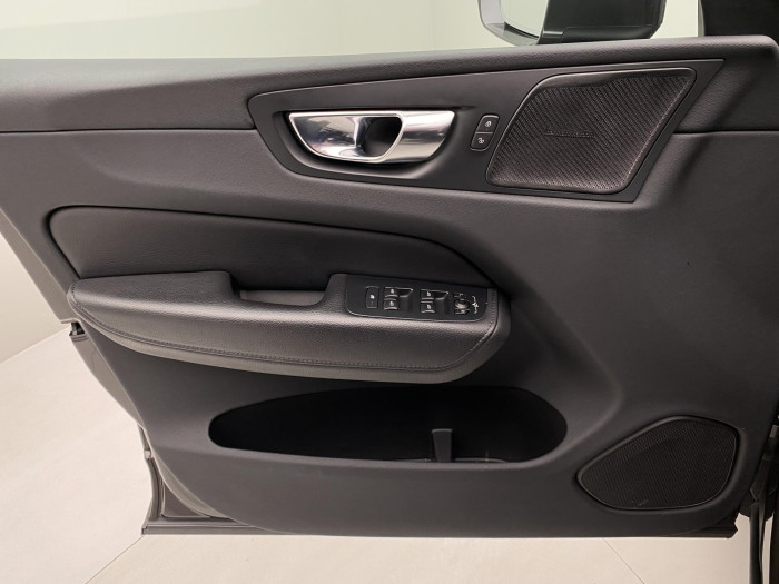 Volvo XC60 B5 AWD MOMENTUM AUT 2.0 Momentum