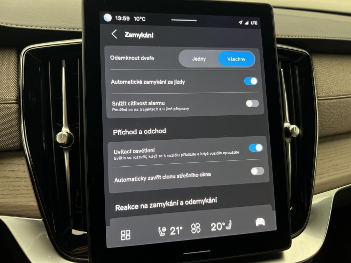 Volvo XC90 T8 AWD RECHARGE ULTRA DARK CZ