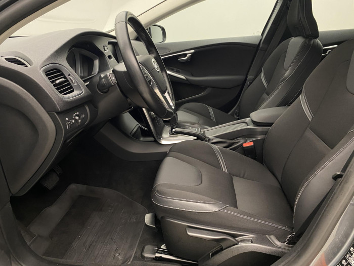 Volvo V40 D3 MOMENTUM AUT 2.0 d Momentum