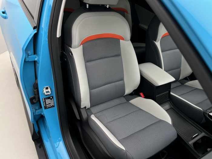 MG MG4 EV EXCLUSIVE 77kWh CZ 1.maj. Exclusive