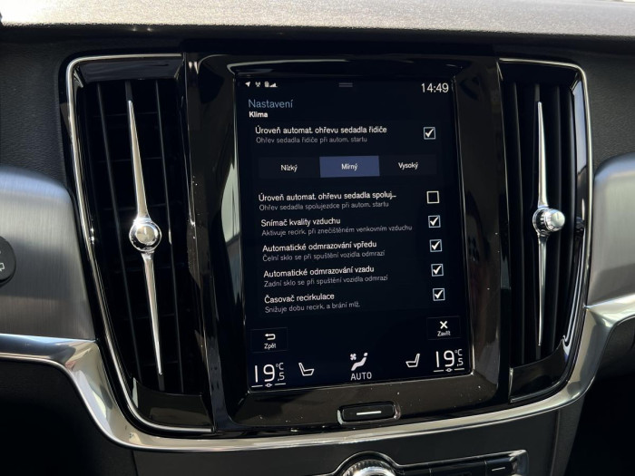 Volvo V90 D4 MOMENTUM POLESTAR Aut CZ 2.0 d Momentum