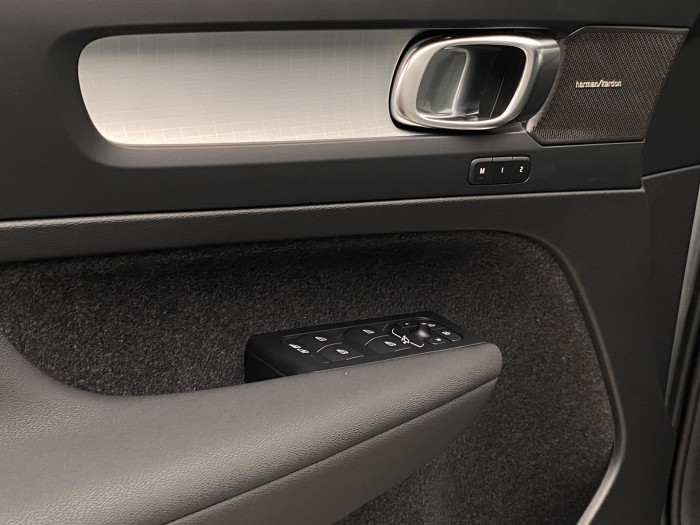 Volvo XC40 B3 AUT DARK PLUS