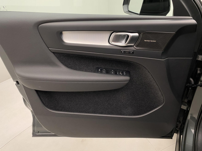 Volvo XC40 B4 AUT DARK PLUS
