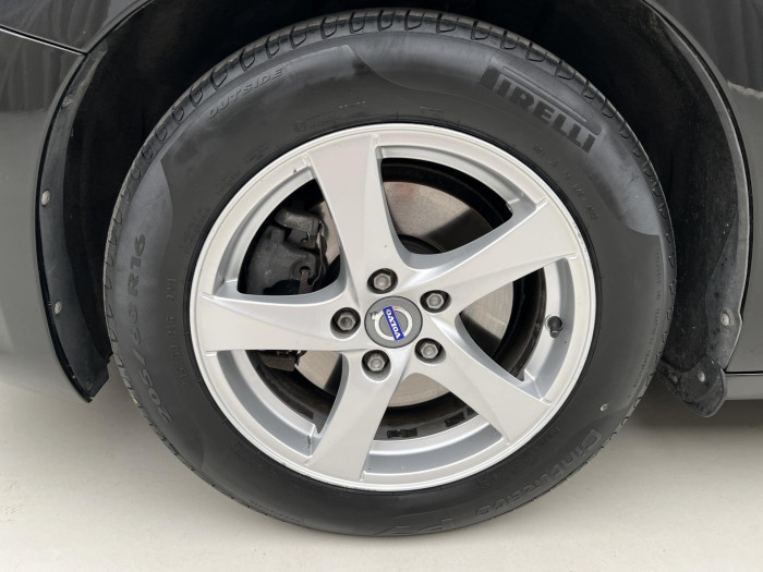 Volvo V60 D4 MOMENTUM REZERVACE 2.0 d Momentum