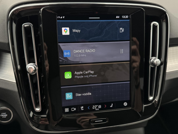 Volvo XC40 B3 PLUS DARK AUT REZERVACE
