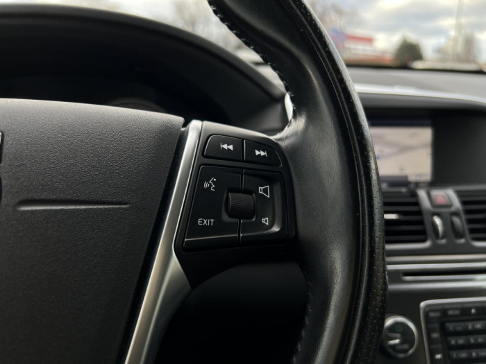 Volvo XC60 D5 AWD R-DESIGN Aut CZ 2.4 d