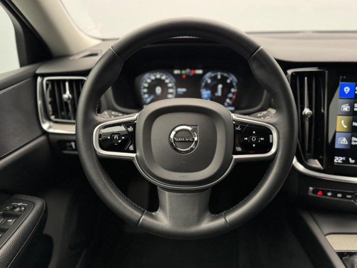 Volvo V60 CC D4 AWD MOMENTUM REZERVACE 2.0 d CC CC Momentum