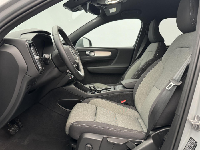 Volvo XC40 B4 PLUS DARK AUT 1. maj