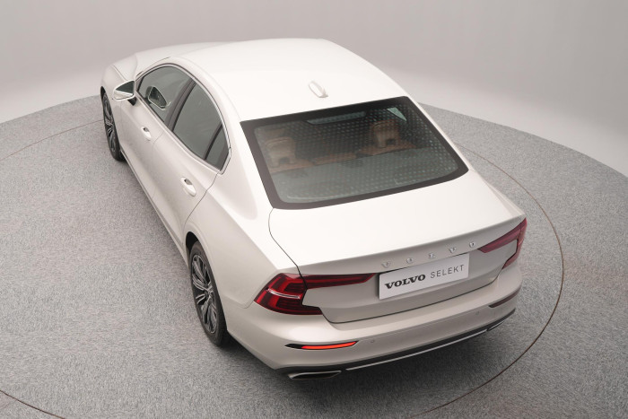 Volvo S60 B4 INSCRIPTION AUT CZ