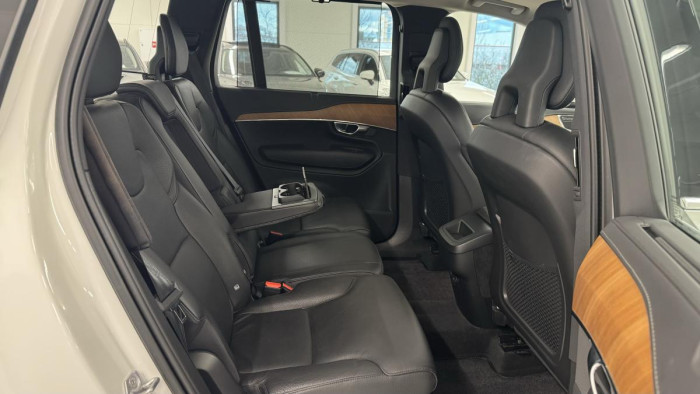 Volvo XC90 B5 AWD INSCRIPTION REZERVACE